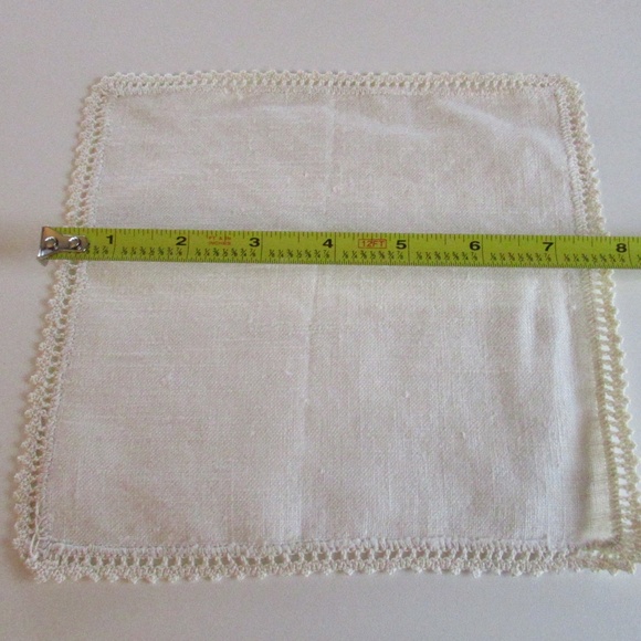 Set 4 Linen 8" square Doilies - Picture 5 of 6